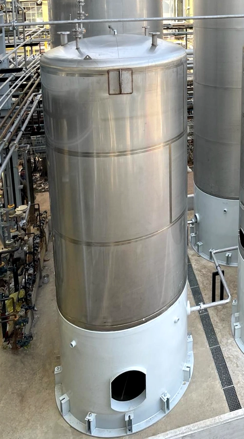 Serbatoi industriali in acciaio inox per impianto produzione resina COIM 2005