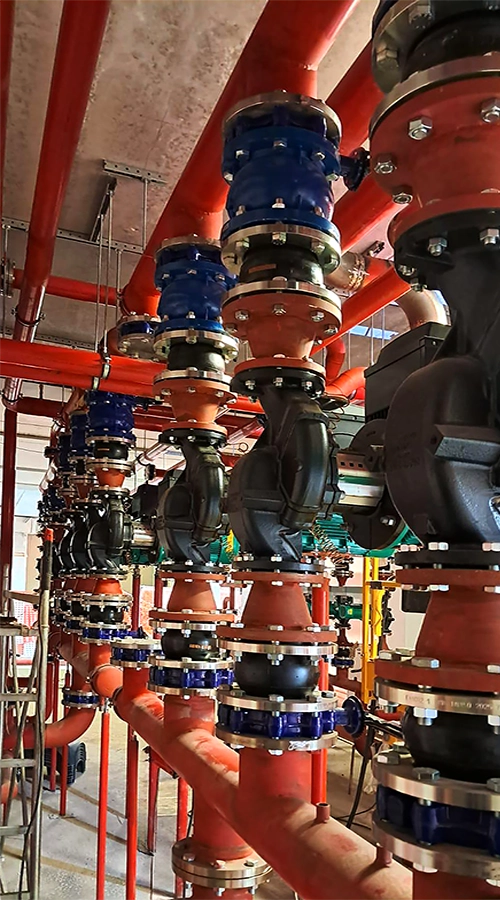 Gruppo di pompe installato all'interno di un impianto Black Utilities.