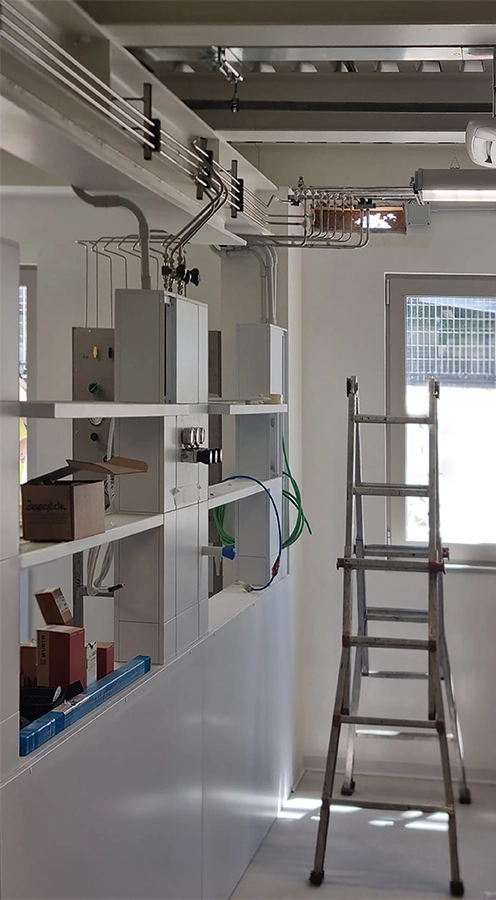 Linee di distribuzione dei gas tecnici installate all'interno di un impianto Black Utilities realizzato da CO.I.M.