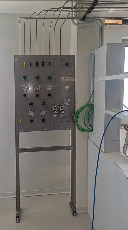 Pannello di controllo per la gestione delle linee di distribuzione dei gas tecnici.
