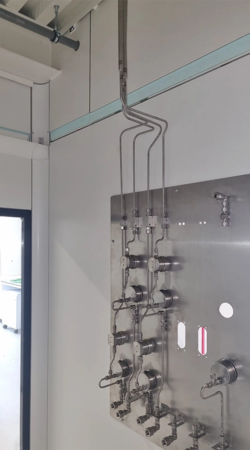 Strumentazione installata sulle linee di distribuzione dei gas tecnici in acciaio inox.